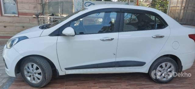 https://stimg2.cardekho.com/images/usedcarimages/large/2-2023/3613212/20230210_131258.jpg?imwidth=6402