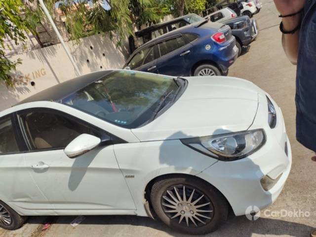 https://stimg2.cardekho.com/images/usedcarimages/large/2-2023/3613244/1748B99E-19B2-48EB-A902-21BC05C4DC1D.jpg?imwidth=6400