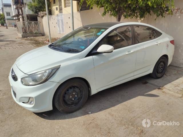 https://stimg2.cardekho.com/images/usedcarimages/large/2-2023/3613244/5570FE85-0F65-44AE-AB67-E93B80E7E61C.jpg?imwidth=6402