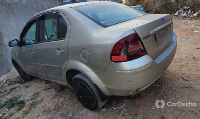 https://stimg2.cardekho.com/images/usedcarimages/large/2-2023/3613246/20230204_170309.jpg?imwidth=6402
