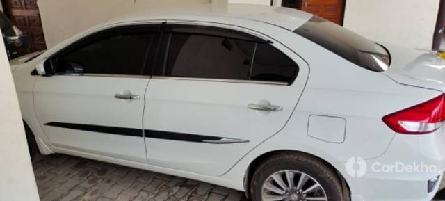 https://stimg2.cardekho.com/images/usedcarimages/large/2-2023/3613440/IMG-20221001-WA0000.jpg?imwidth=6402