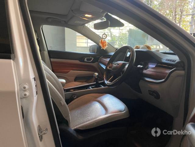 https://stimg2.cardekho.com/images/usedcarimages/large/2-2023/3613640/3F6F4925-1334-43CC-8548-CCFA761E30CE.jpg?imwidth=6400