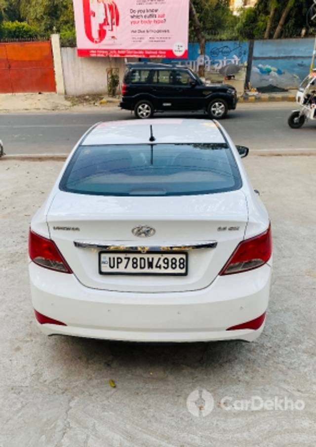 https://stimg2.cardekho.com/images/usedcarimages/large/2-2023/3613913/246FDEBF-FB75-4701-9B5B-9DD7F3086E98.jpg?imwidth=6402