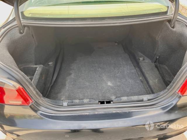 https://stimg2.cardekho.com/images/usedcarimages/large/2-2023/3614070/0BD7CF99-F3D1-4E9A-81F5-252AF1F0D51F.jpg?imwidth=6401