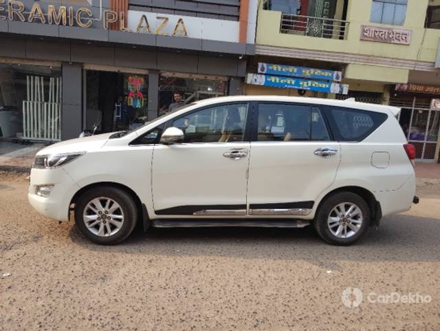 https://stimg2.cardekho.com/images/usedcarimages/large/2-2023/3614581/20230130_145038.jpg?imwidth=6401
