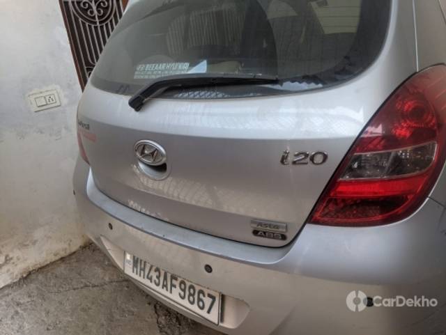https://stimg2.cardekho.com/images/usedcarimages/large/2-2023/3614666/WhatsAppImage2023-02-15at10.26.26AM.jpg?imwidth=6400