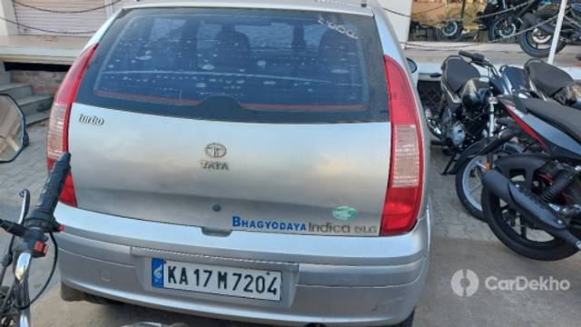 https://stimg2.cardekho.com/images/usedcarimages/large/2-2023/3614889/20230215_150642.jpg?imwidth=6402