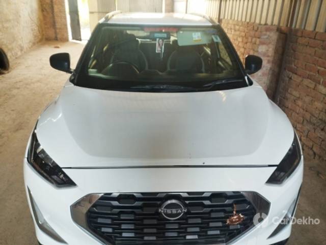 https://stimg2.cardekho.com/images/usedcarimages/large/2-2023/3615087/69092FB4-E062-41B7-8D47-D88FBE50A481.jpg?imwidth=6400