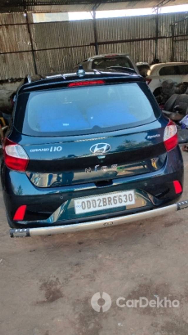 https://stimg2.cardekho.com/images/usedcarimages/large/2-2023/3616035/IMG-20230205-WA0006.jpg?imwidth=6402