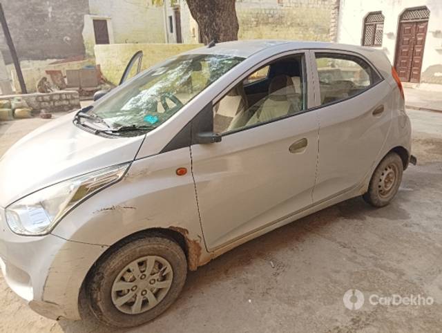 https://stimg2.cardekho.com/images/usedcarimages/large/2-2023/3616049/IMG_20230217_100432.jpg?imwidth=6401