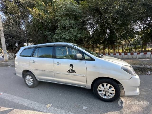 https://stimg2.cardekho.com/images/usedcarimages/large/2-2023/3616056/30918AE4-685F-4C64-9F03-FF8FF93155C7.jpg?imwidth=6400