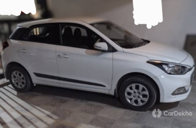 https://stimg2.cardekho.com/images/usedcarimages/large/2-2023/3617218/Screenshot_20230217-205105-501.jpg?imwidth=6400