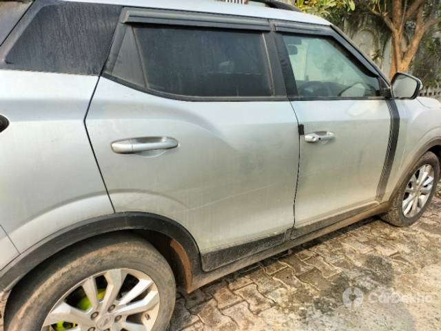 https://stimg2.cardekho.com/images/usedcarimages/large/2-2023/3617319/IMG20221222102819.jpg?imwidth=6400