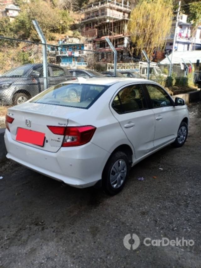 https://stimg2.cardekho.com/images/usedcarimages/large/2-2023/3617569/IMG_20230211_185447.jpg?imwidth=6401
