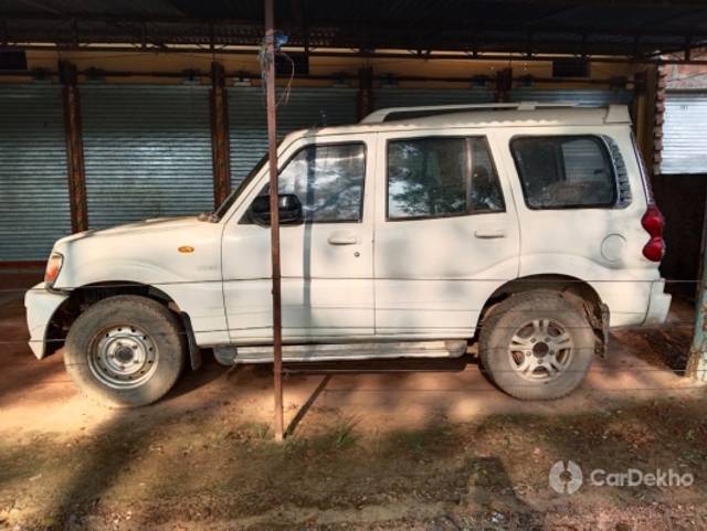 https://stimg2.cardekho.com/images/usedcarimages/large/2-2023/3617605/IMG-20221022-WA0005.jpg?imwidth=6401