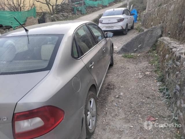 https://stimg2.cardekho.com/images/usedcarimages/large/2-2023/3618793/IMG_20230216_162949.jpg?imwidth=6400