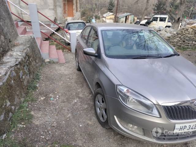 https://stimg2.cardekho.com/images/usedcarimages/large/2-2023/3618793/IMG_20230216_162958.jpg?imwidth=6401