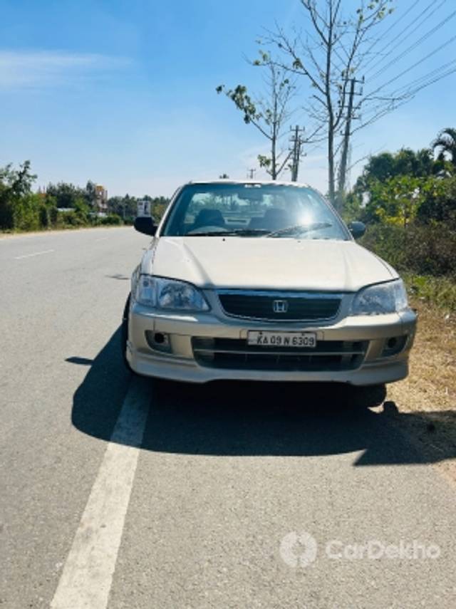 https://stimg2.cardekho.com/images/usedcarimages/large/2-2023/3620390/E688769C-C2F7-4CAF-A9A7-02FE2C8A8C49.jpg?imwidth=6400