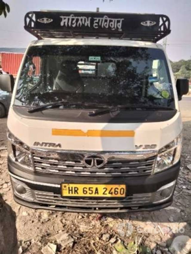 https://stimg2.cardekho.com/images/usedcarimages/large/2-2023/3620822/IMG202211041501210.jpg?imwidth=6400