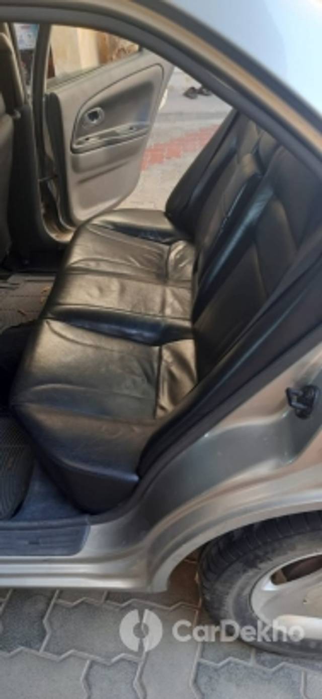 https://stimg2.cardekho.com/images/usedcarimages/large/2-2023/3621970/4BA1F5B2-93F5-4799-8763-7A08F0ADFE2F.jpg?imwidth=6401