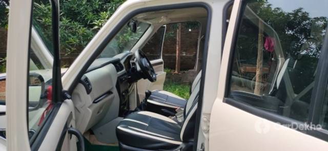 https://stimg2.cardekho.com/images/usedcarimages/large/2-2023/3622143/IMG-20220825-WA0001.jpg?imwidth=6402