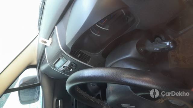 https://stimg2.cardekho.com/images/usedcarimages/large/2-2023/3624361/IMG-20230216-WA0004.jpg?imwidth=6402