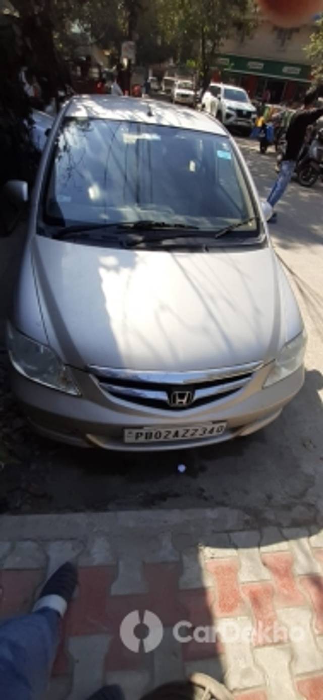 https://stimg2.cardekho.com/images/usedcarimages/large/2-2023/3624950/IMG-20230223-WA00260.jpg?imwidth=6400
