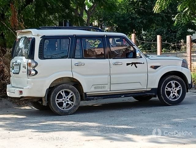 https://stimg2.cardekho.com/images/usedcarimages/large/2-2023/3625424/IMG20221213105542.jpg?imwidth=6401