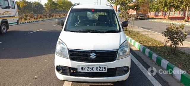 https://stimg2.cardekho.com/images/usedcarimages/large/2-2023/3626151/IMG_20230213_084851.jpg?imwidth=6400