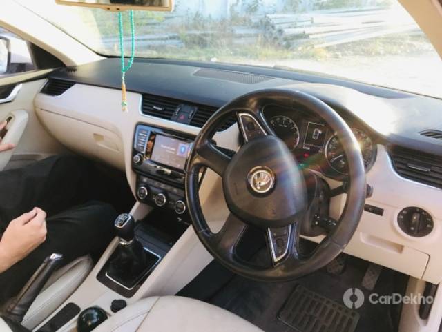 https://stimg2.cardekho.com/images/usedcarimages/large/2-2023/3627787/1677214169708-01.jpg?imwidth=6401