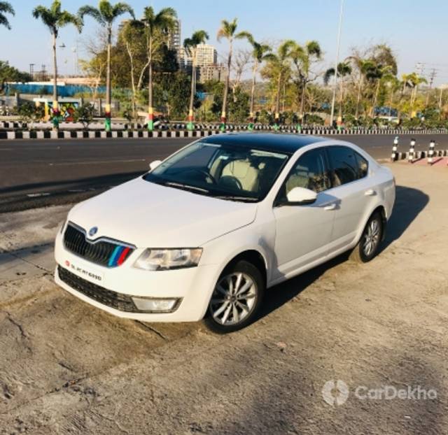 https://stimg2.cardekho.com/images/usedcarimages/large/2-2023/3627787/IMG_20230224_101400.jpg?imwidth=6400