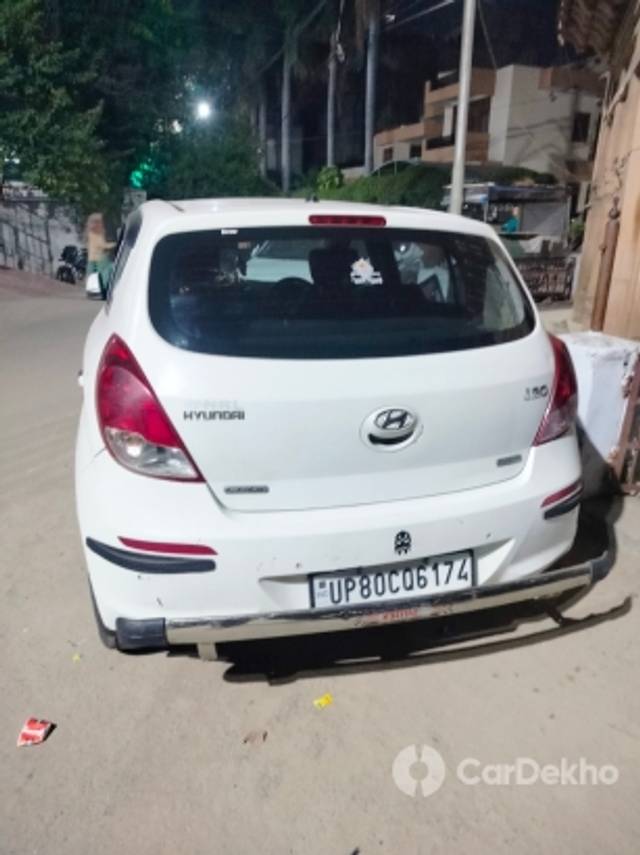 https://stimg2.cardekho.com/images/usedcarimages/large/2-2023/3627992/IMG20221122185601.jpg?imwidth=6400