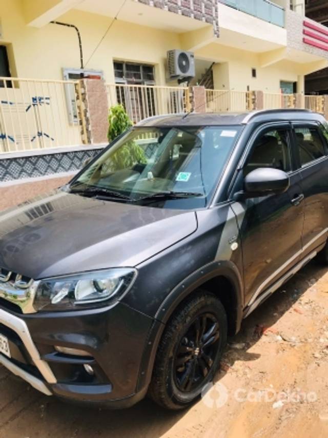 https://stimg2.cardekho.com/images/usedcarimages/large/2-2023/3628165/WhatsAppImage2022-07-06at10.45.37AM.jpg?imwidth=6401