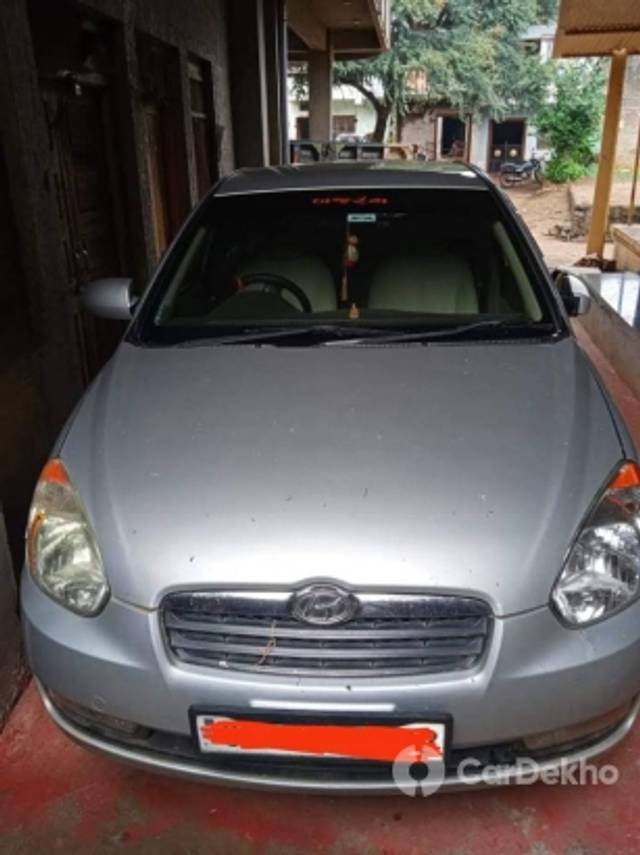 https://stimg2.cardekho.com/images/usedcarimages/large/2-2023/3628292/IMG-230224-171811-5180.jpg?imwidth=6401