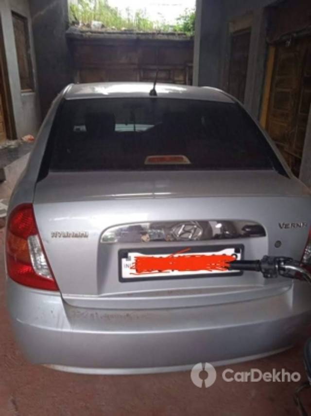 https://stimg2.cardekho.com/images/usedcarimages/large/2-2023/3628292/IMG-230224-171812-5181.jpg?imwidth=6402
