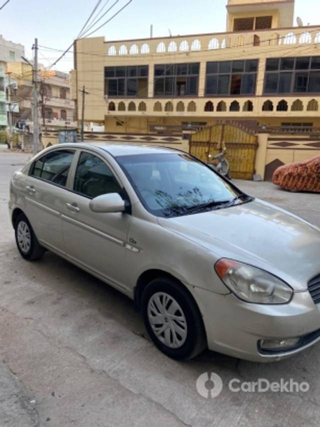 https://stimg2.cardekho.com/images/usedcarimages/large/2-2023/3629276/IMG-20230217-WA0014.jpg?imwidth=6402