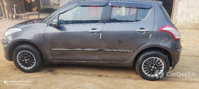 https://stimg2.cardekho.com/images/usedcarimages/large/2-2023/3629329/IMG_20230220_090938.jpg?imwidth=6401