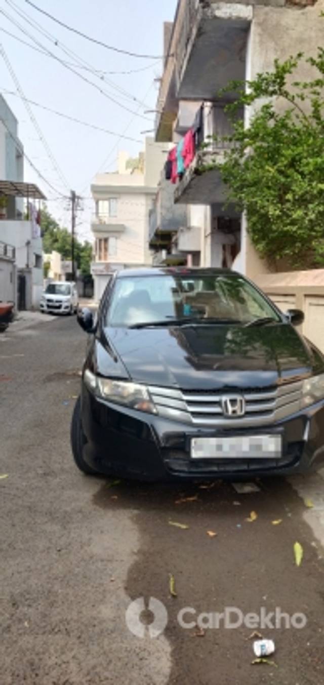 https://stimg2.cardekho.com/images/usedcarimages/large/2-2023/3629570/IMG_20211122_154615__01.jpg?imwidth=6401