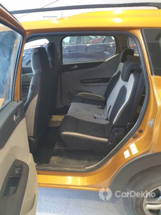 https://stimg2.cardekho.com/images/usedcarimages/large/2-2023/3630334/20230225_141147.jpg?imwidth=6400