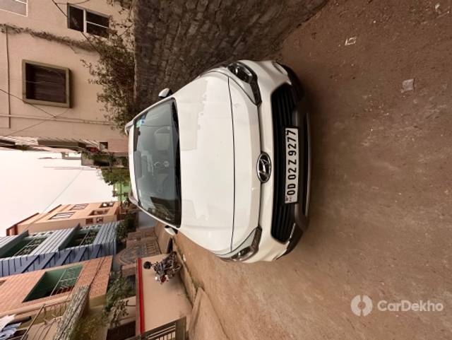 https://stimg2.cardekho.com/images/usedcarimages/large/2-2023/3630363/727E1EBC-3600-4008-918F-F980D7BEECE7.jpg?imwidth=6401
