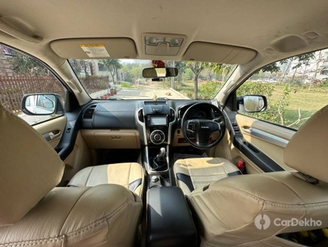 https://stimg2.cardekho.com/images/usedcarimages/large/2-2023/3630371/03ACCF7A-529D-4ED9-AA65-27BC4CB155C0.jpg?imwidth=6401