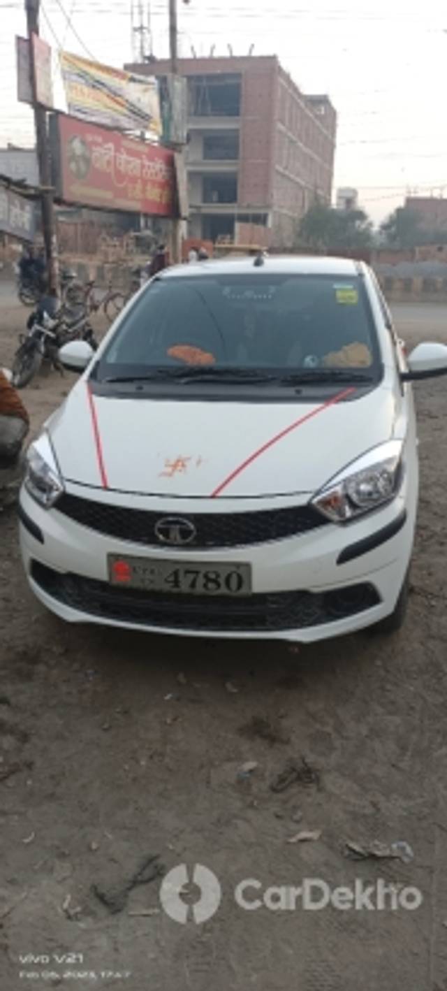 https://stimg2.cardekho.com/images/usedcarimages/large/2-2023/3630402/IMG_20230205_174659.jpg?imwidth=6400