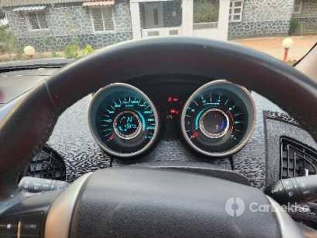 https://stimg2.cardekho.com/images/usedcarimages/large/2-2023/3630509/20230302_1757281.jpg?imwidth=6401