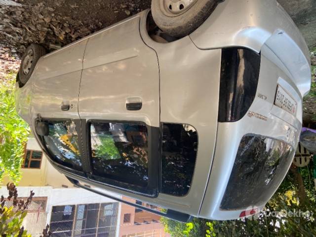 https://stimg2.cardekho.com/images/usedcarimages/large/2-2023/3631387/0CA30FF4-632C-4A7F-BDED-FD071F7AF002.jpg?imwidth=6400