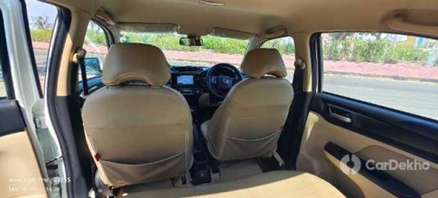 https://stimg2.cardekho.com/images/usedcarimages/large/2-2023/3631563/IMG_20230310_1428294.jpg?imwidth=6402