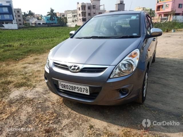 https://stimg2.cardekho.com/images/usedcarimages/large/2-2023/3631577/IMG-20230227-WA0018.jpg?imwidth=6400