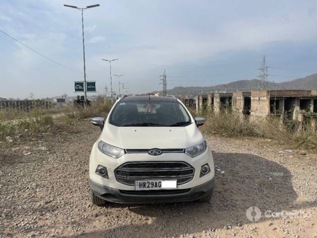 https://stimg2.cardekho.com/images/usedcarimages/large/2-2023/3632125/IMG_7215.jpg?imwidth=6400