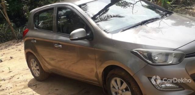 https://stimg2.cardekho.com/images/usedcarimages/large/2-2023/3632136/2.jpg?imwidth=6402