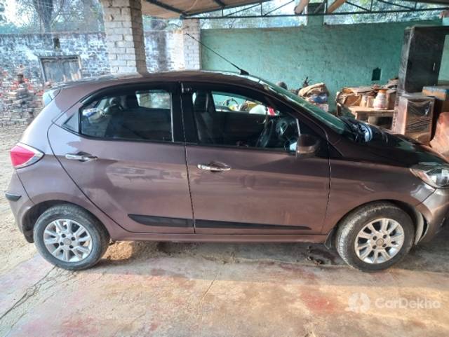 https://stimg2.cardekho.com/images/usedcarimages/large/2-2023/3633059/20230227_080821.jpg?imwidth=6401