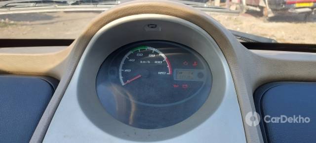 https://stimg2.cardekho.com/images/usedcarimages/large/2-2023/3633875/20221122_093410.jpg?imwidth=6402